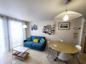 Appartement Moderne au Centre-Ville, 150m Plage, WiFi, Confort Idéal pour Familles - FR-1-92-876